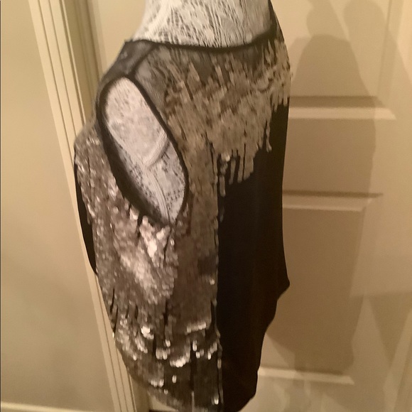 Top - Picture 2 of 2